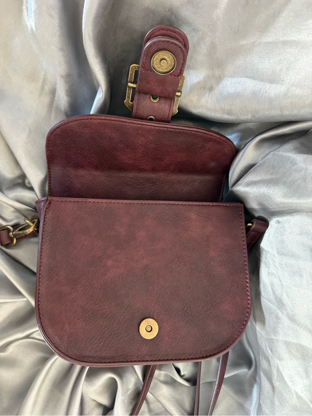 Disturbia Rosamoth Buckle Crossbody Satchel Bag - Picture 5 of 9
